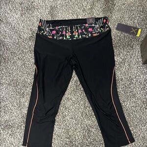 Xersion Black Leggings with Floral Waistband